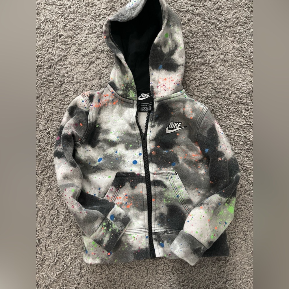 Nike hoodie size 2T